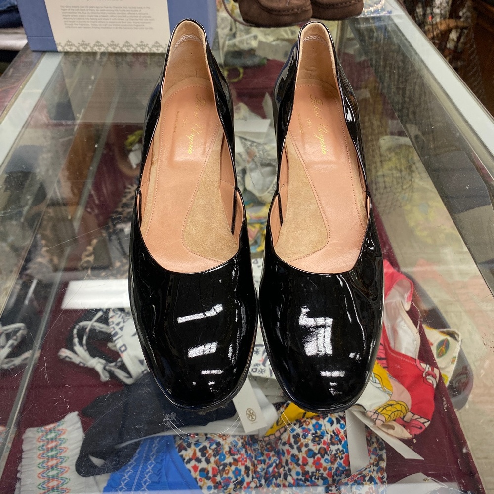 Robert Clergerie Black Patent Leather Rounded Toe Heels